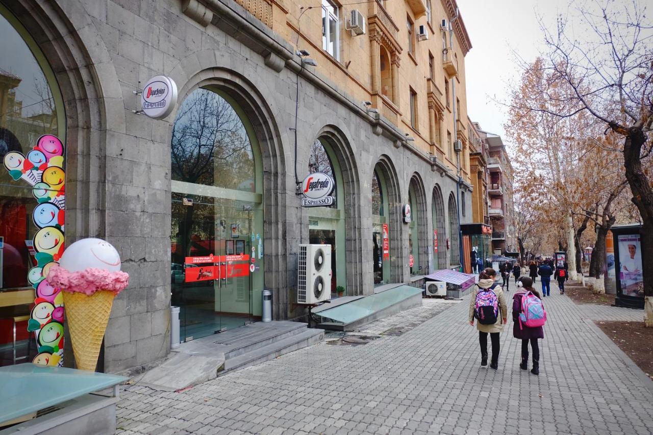 Abovyan 36 Apt & Tour Erévan Extérieur photo