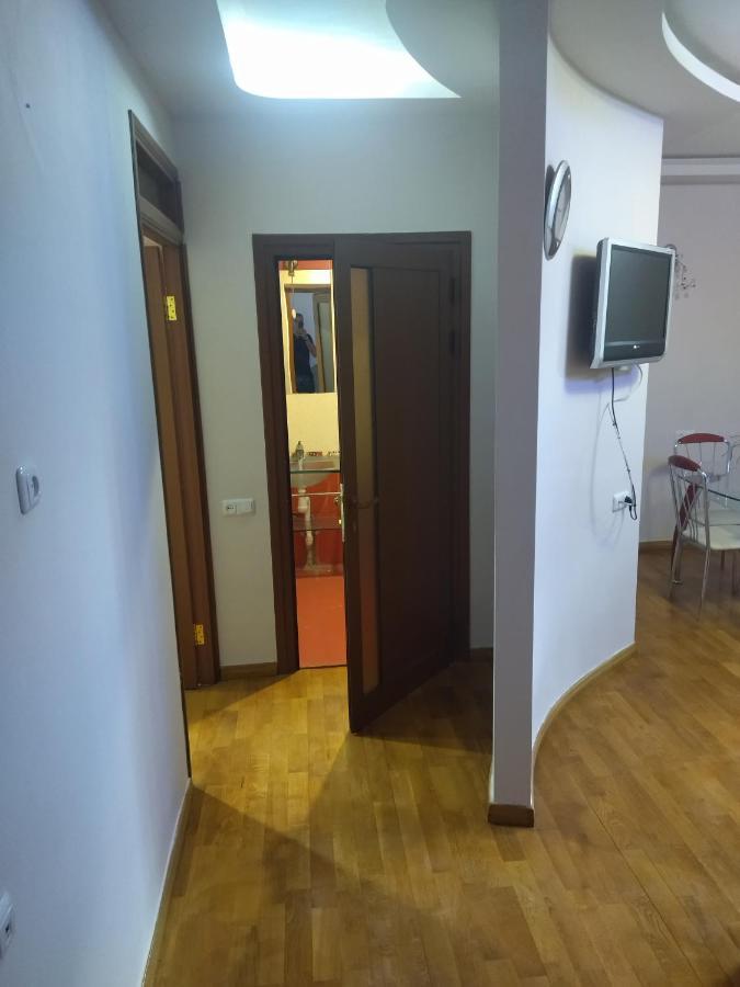 Abovyan 36 Apt & Tour Erévan Extérieur photo