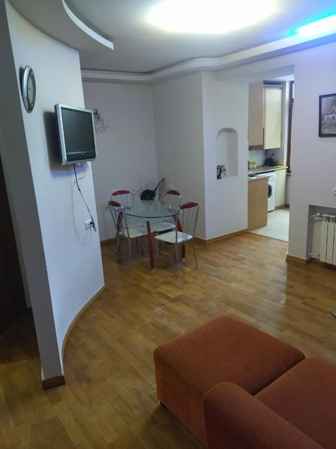 Abovyan 36 Apt & Tour Erévan Extérieur photo